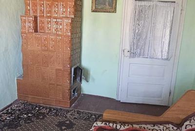 Casă cu 4 camere în Plopu - 1