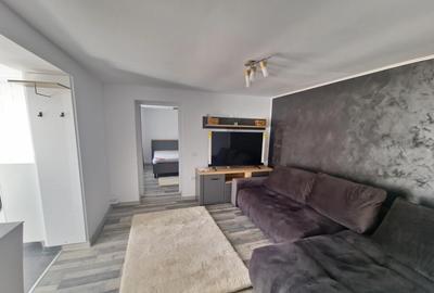 Casă cu 3 camere cu Canalizare în Km 4 - 13