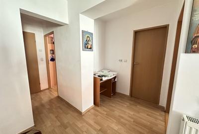 Apartament cu 3 camere decomandat, mobilat în Cetate - 2