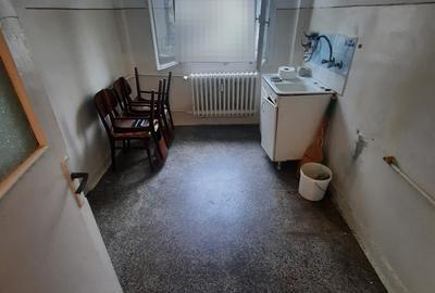 Apartament 2 camere, etaj 1/4, zona Podu Ros - 5