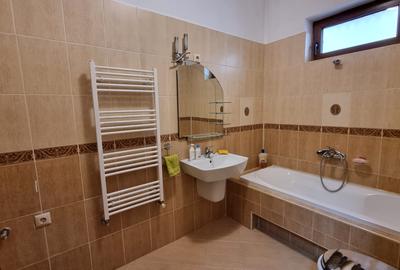 Casa solida parter in zona Titulescu - 18