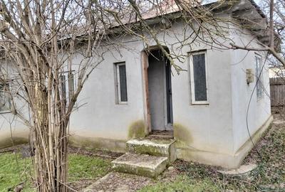 Casă cu 7 camere cu Teren 1500 Mp în Central - 1