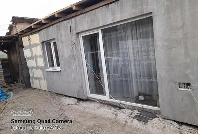 Casă cu Teren 8 Mp în Central - 3