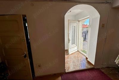 Casă cu 4 camere în Central - 2