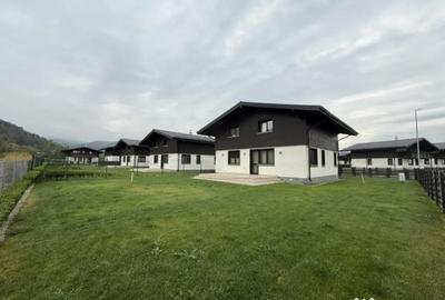 Casă cu 5 camere cu Canalizare în Central - 8