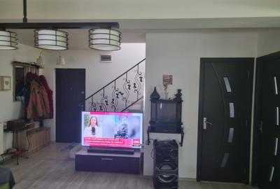 Casă cu 4 camere cu Teren 250 Mp în Berceni - 1