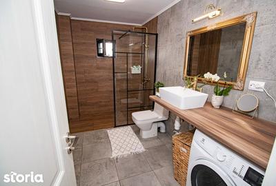 Casă cu 4 camere cu Teren 210 Mp în Bucov - 2