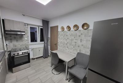 Apartament cu 3 camere semidecomandat în 1 Mai - 16