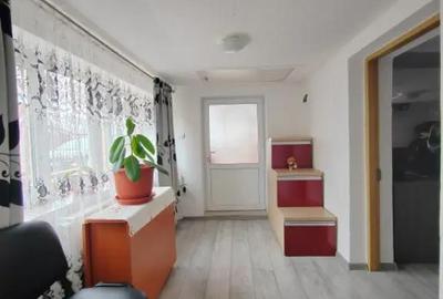 Casă cu 5 camere cu Teren 744 Mp în Brătășanca - 10