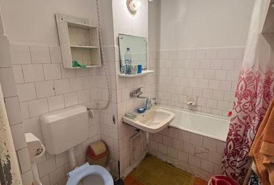 Apartament cu 4 camere decomandat în Micro 16 - 2