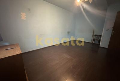 Apartament cu 4 camere decomandat în Moinești - 10
