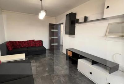 Apartament cu 3 camere decomandat în Tineretului