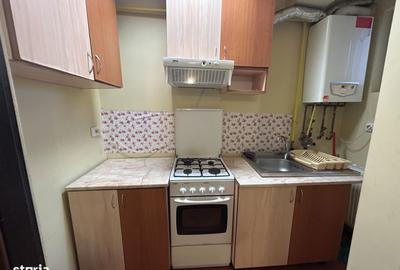 Apartament cu 2 camere semidecomandat în Lipovei