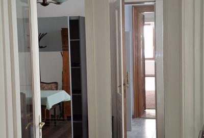 Apartament cu 3 camere semidecomandat în Schei - 18