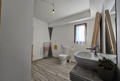 Casă cu 5 camere cu Teren 463 Mp în Hărău - 6