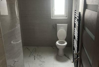Casă cu 4 camere cu Teren 2000 Mp în Luna - 2