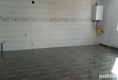 Casă cu 5 camere cu Teren 300 Mp în Apărătorii Patriei - 3