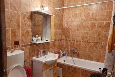 Apartament cu 2 camere semidecomandat în Florești