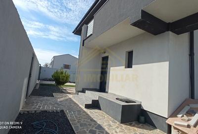 Casă individuală cu 6 camere cu Teren 603 Mp în Central - 35