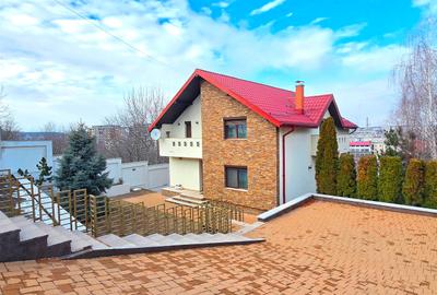 Casă individuală cu 6 camere cu Canalizare în Bucium - 1