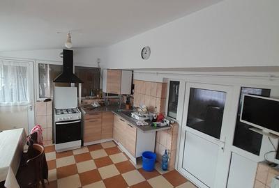 Casă cu 3 camere cu Teren 2250 Mp în Sintești - 2