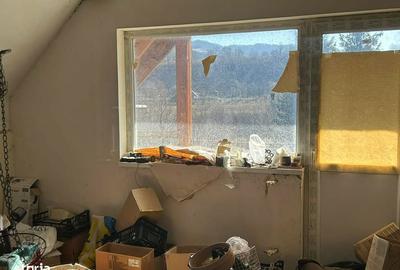 Casă cu 4 camere în Stejaru - 2