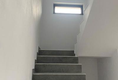 Casă cu 5 camere cu Teren 950 Mp în Central - 1