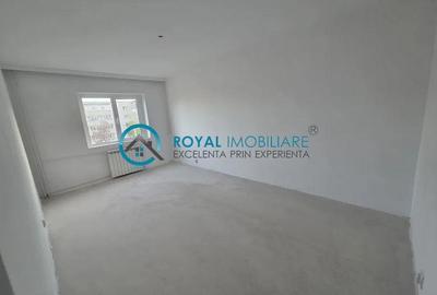 Apartament cu 3 camere decomandat în Malu Roșu - 1
