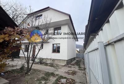 Casă individuală cu 5 camere în Viișoara
