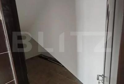 Casă cu 7 camere cu Teren 603 Mp în Central
