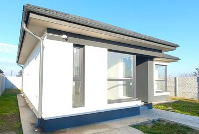 Casa individuala - 3 camere - 2 bai - 375 mp teren - 11