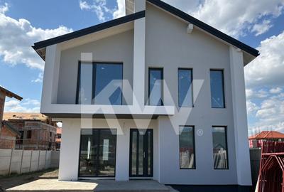 Casă individuală cu 4 camere în Cristian