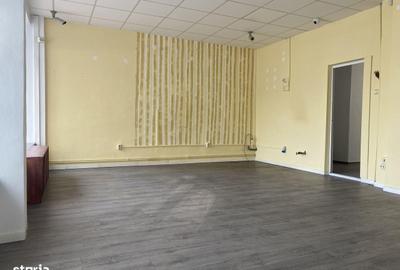Spațiu comercial, de 67 mp, în Central - 4