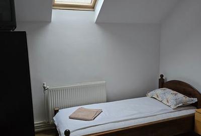 Casă cu 4 camere cu Teren 200 Mp în Central - 2