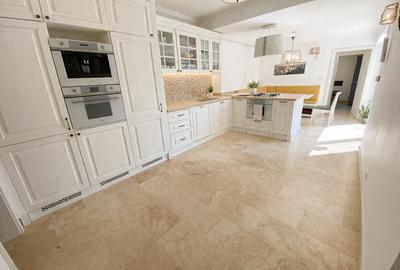 Casă individuală cu 7 camere cu Canalizare în Sisești - 18