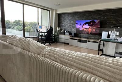 Apartament cu 3 camere semidecomandat în Nufărul