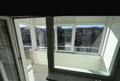 Apartament cu 3 camere decomandat în Central - 4