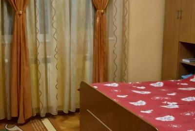 Casă cu 7 camere cu Teren 400 Mp în Central - 2