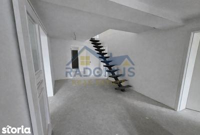 Casă cu 8 camere cu Teren 600 Mp în Central - 9