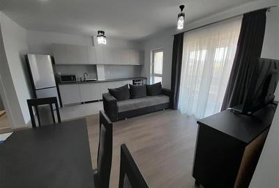 Apartament cu 3 camere decomandat, mobilat în Florești