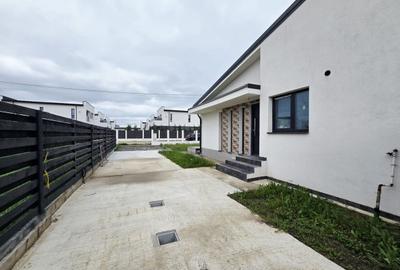 Casă cu 3 camere cu Teren 250 Mp în Tunari - 2