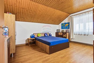 Casă cu 5 camere cu Teren 1000 Mp în Dobrovăț - 10