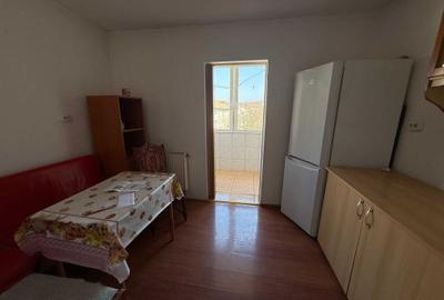 Apartament cu 3 camere decomandat în Central - 2