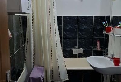 Apartament cu 3 camere semidecomandat în Central - 1