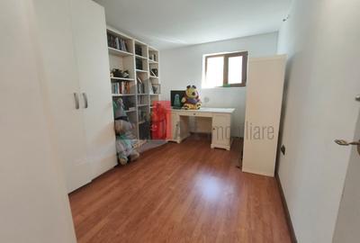 Casă individuală cu 4 camere cu Canalizare în Giulești - 5