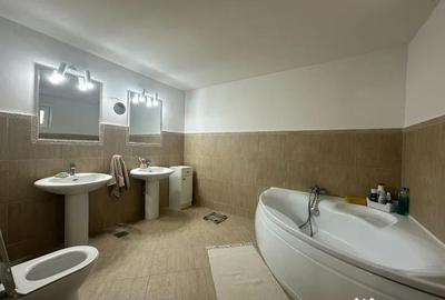 Casă cu 5 camere cu Teren 172 Mp în Central - 2