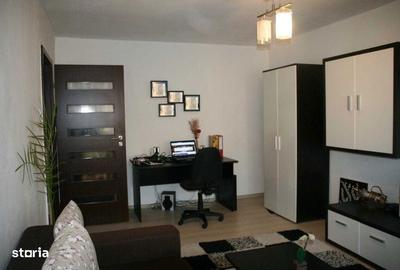 Apartament cu 2 camere decomandat în Ghiroda