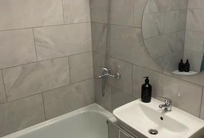 Garsonieră decomandată în Central