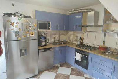 Casă cu 4 camere cu Teren 165 Mp în Central