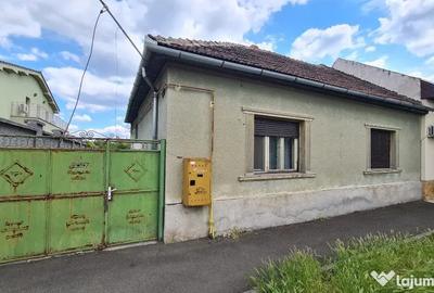Casă cu 2 camere cu Teren 884 Mp în Pârneava